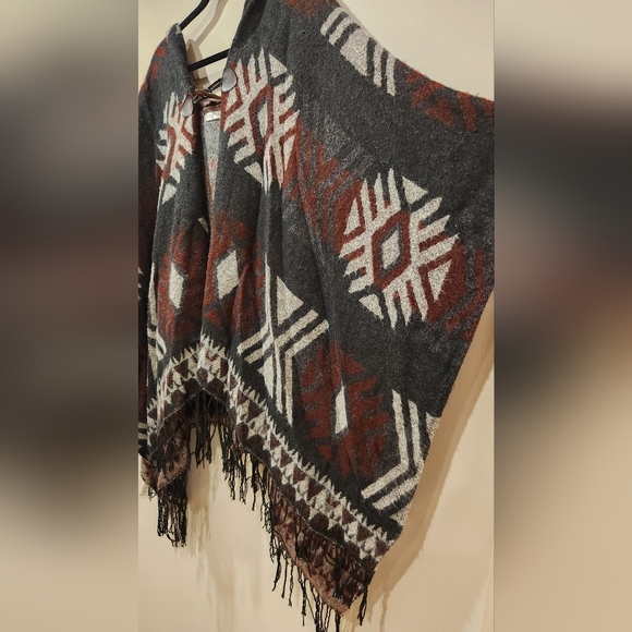 PROFILE APPAREL Hooded Sweater Poncho - Picture 3 of 4